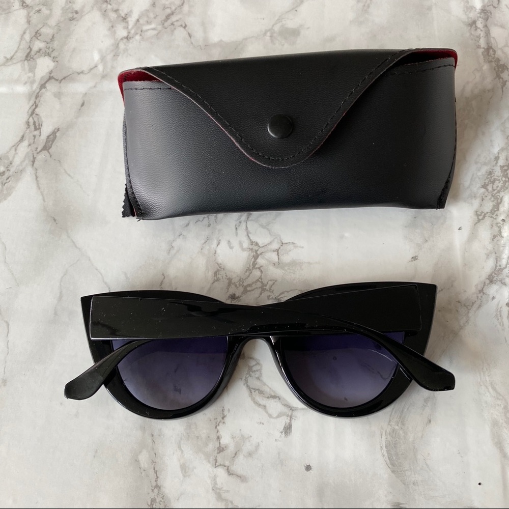 1989 classic cat eye sunglasses - Picture 3 of 3